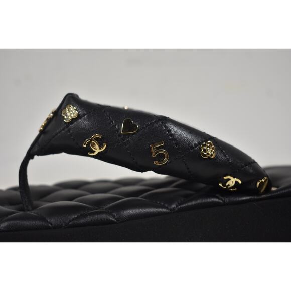 Chanel 23P Black Quilted Charms Padded Pool Thong Logo Mule Slide Flat Sandal 41 - Picture 10 of 12